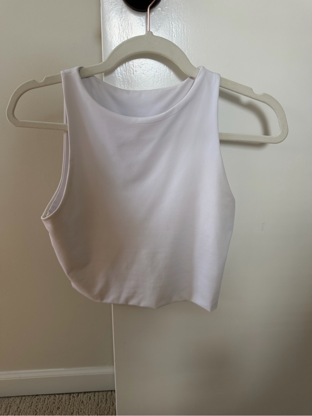 Amazon Essentials Women's White Sleeveless Crop Top